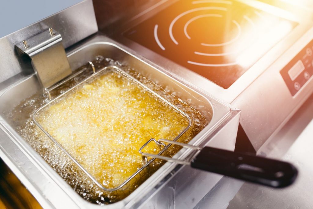 Oszczędność w restauracji, czyli sposoby na wydłużenie trwałości frytury Oszczędność w restauracji, czyli sposoby na wydłużenie trwałości frytury