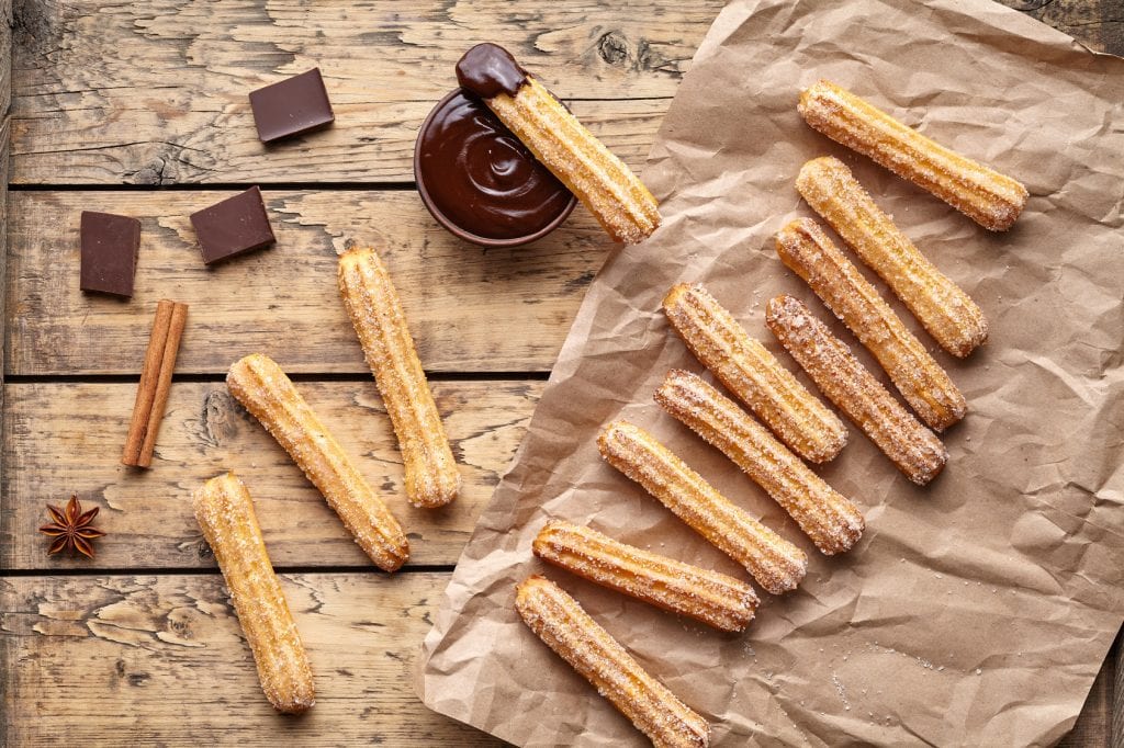 Churros: skąd pochodzi, z czym to się je i… dlaczego jest aż tak smaczne? Churros: skąd pochodzi, z czym to się je i… dlaczego jest aż tak smaczne?