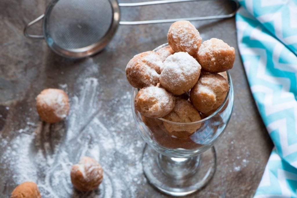 Wegańskie pączki – jak i na czym je smażyć? Wegańskie pączki – jak i na czym je smażyć?