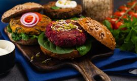 10 przepisów na pyszne wegetariańskie burgery