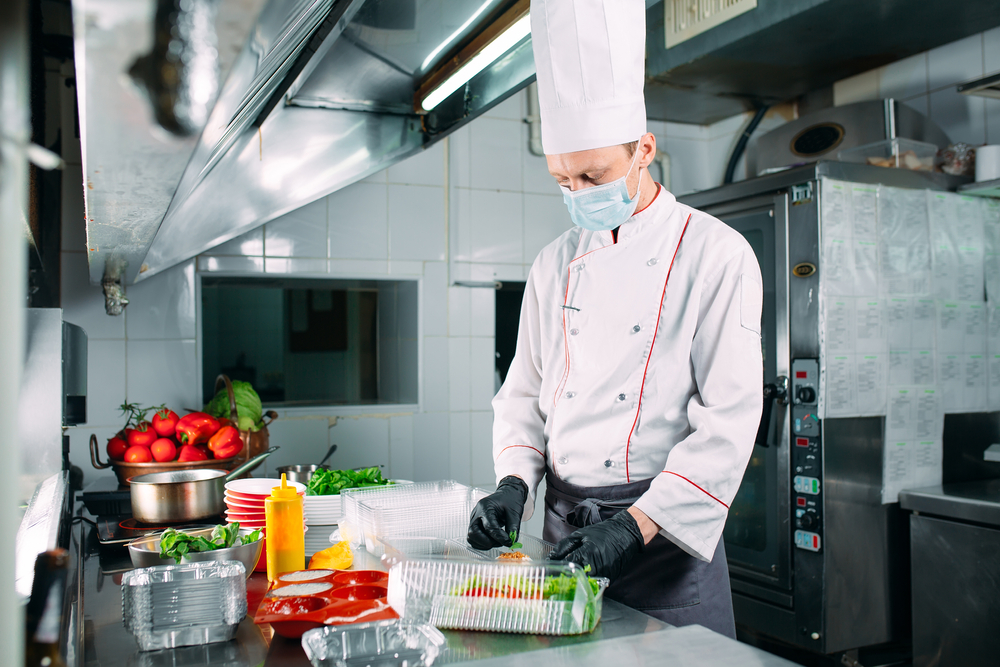 Bezpieczeństwo i higiena pracy w gastronomii – co warto wiedzieć?