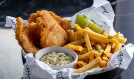 Fish and chips po polsku: regionalne inspiracje w Twoim menu i najlepsze techniki smażenia