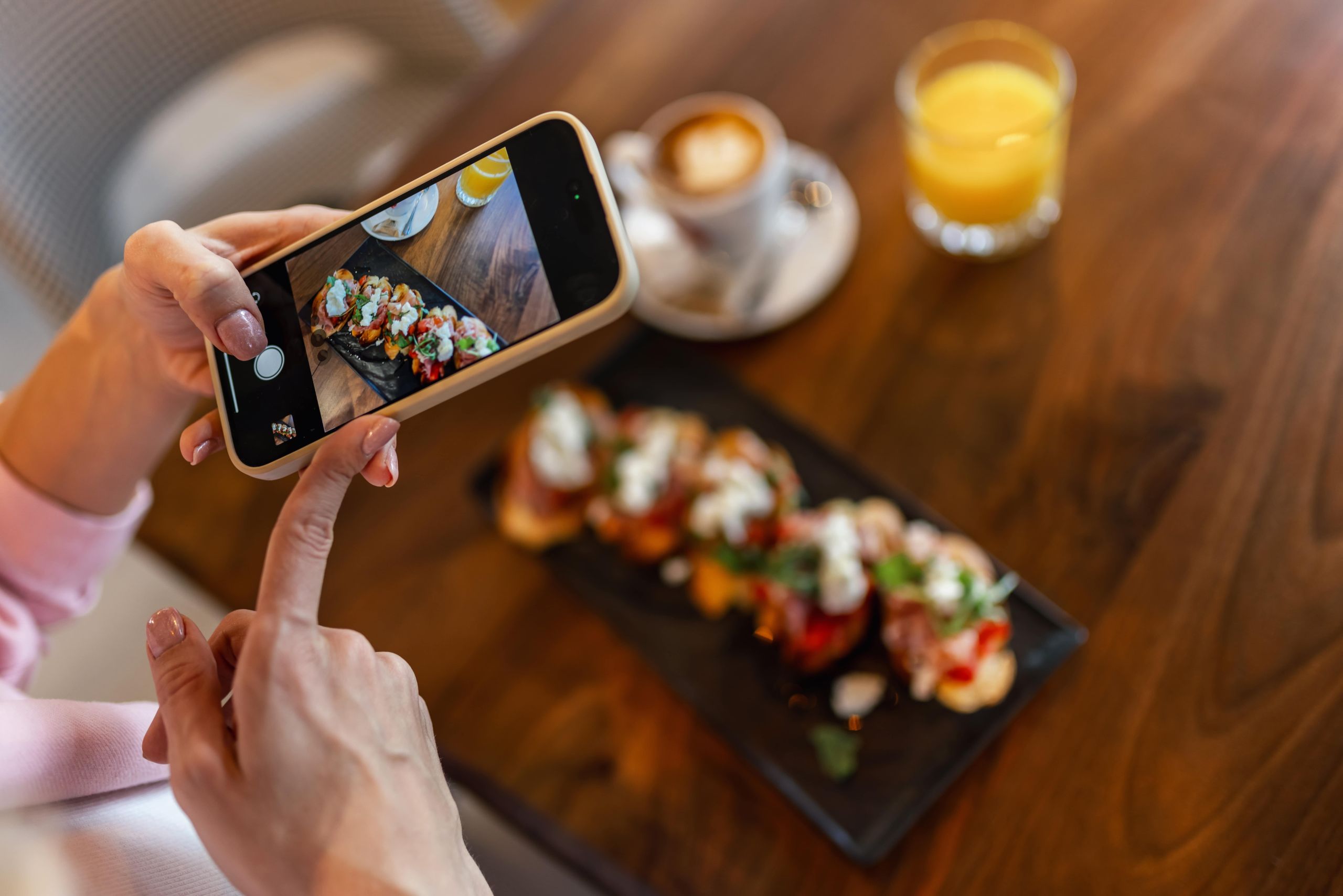 Influencerzy gastronomiczni i restauratorzy, którymi warto się zainspirować w 2025 roku