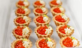 Wielkanocny catering – jak zorganizować pakowanie, transport i logistykę?