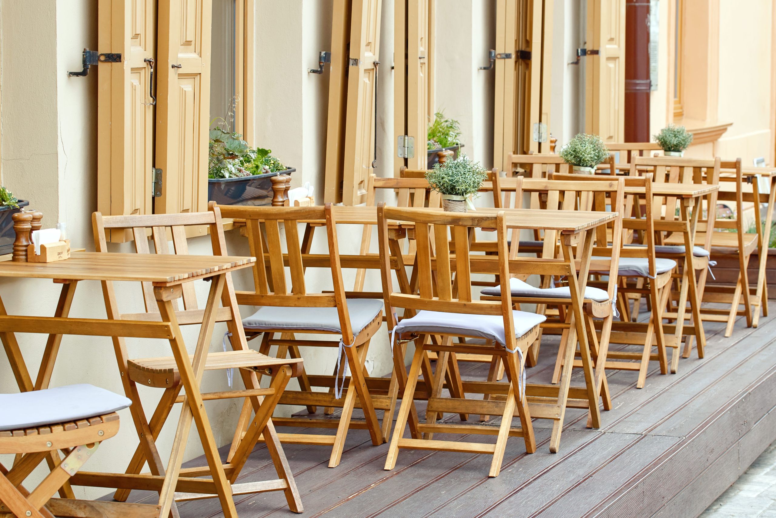 „Sezon się kończy” – jak restauracje mogą zarobić na tym komunikacyjnie 
